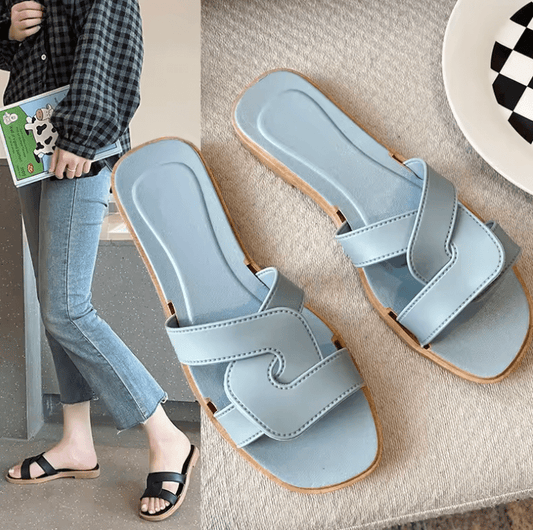Fashionable Summer Women’s Macaron Cross Strap Flat Sandals – PVC Roman Style Outdoor Slippers
