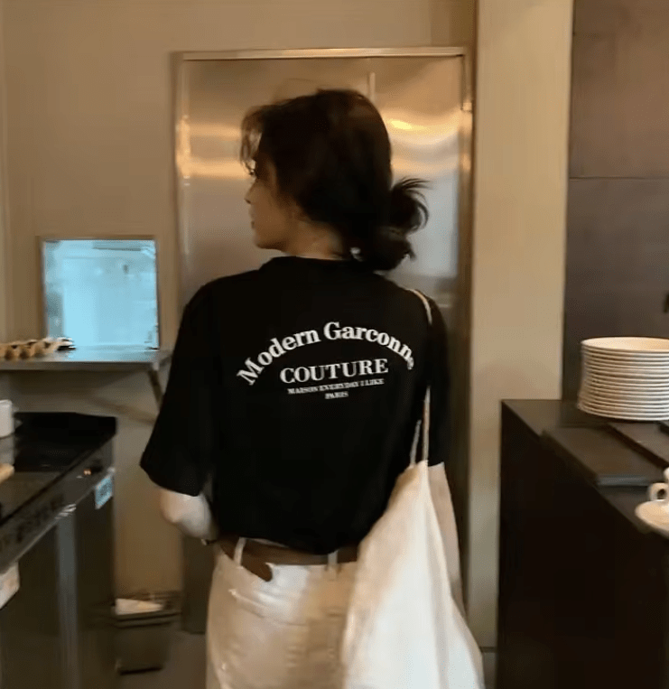 Women’s Loose Fit T-Shirt – Korean Style Summer 2025 Trend with Letter Print & Half Sleeves Women’s Loose Fit T-Shirt – Korean Style Summer 2025 Trend with Letter Print & Half Sleeves