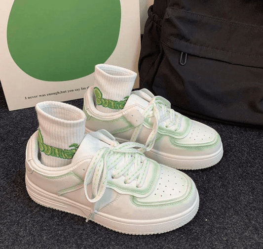 New All-Match Embroidered White Flat Shoes for Women – Stylish & Versatile