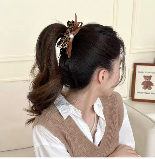 Leopard Bow Pearl Banana Hair Clip – Vintage Chic