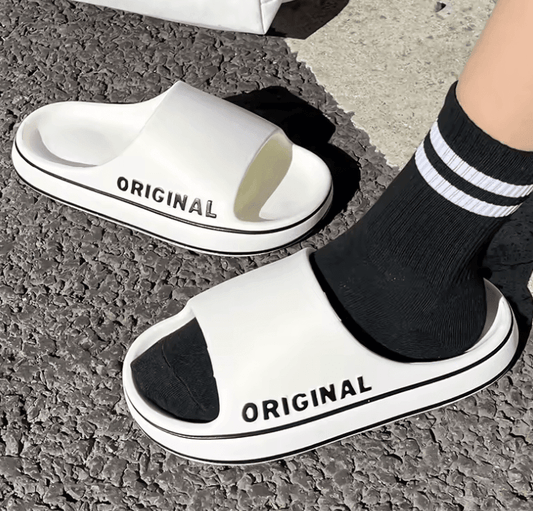 Feslishoet Unisex Letter Slippers – Summer Beach Slides with Thick Sole & Anti-Slip Design
