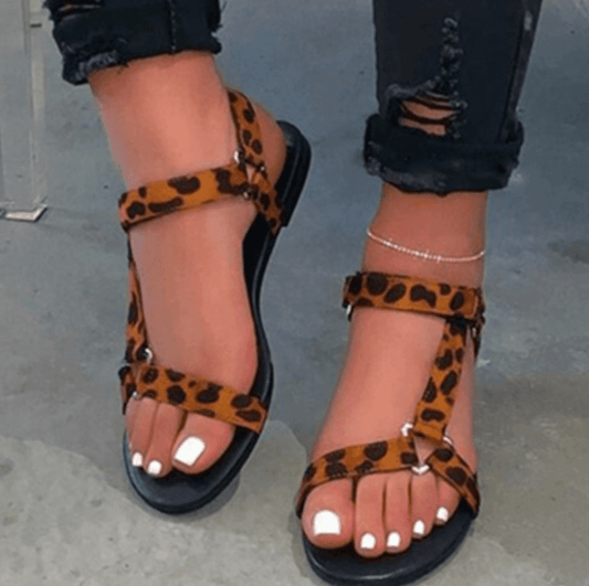 Flat Beach Sandals for Women – Lightweight Summer Slippers for Casual Comfort