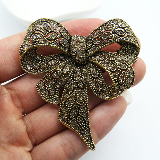 Luxury Crystal Bow Ribbon Brooches for Fashionable Men and Women