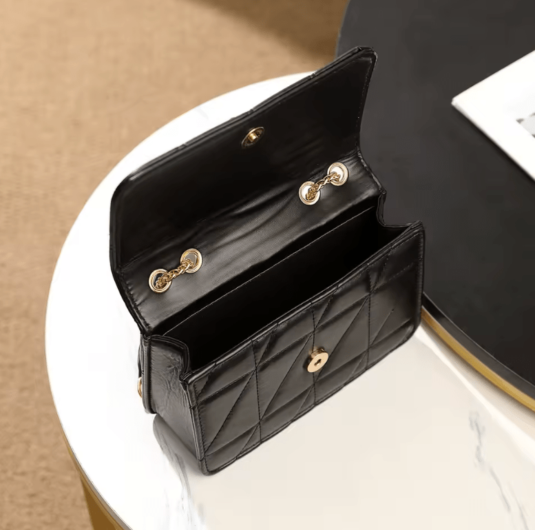 Lingge Chain Crossbody Bag for Women – Quilted Single Shoulder Handbag, Diagonal Style Small Purse, Trendy Flap Bag with Metal Chain Strap