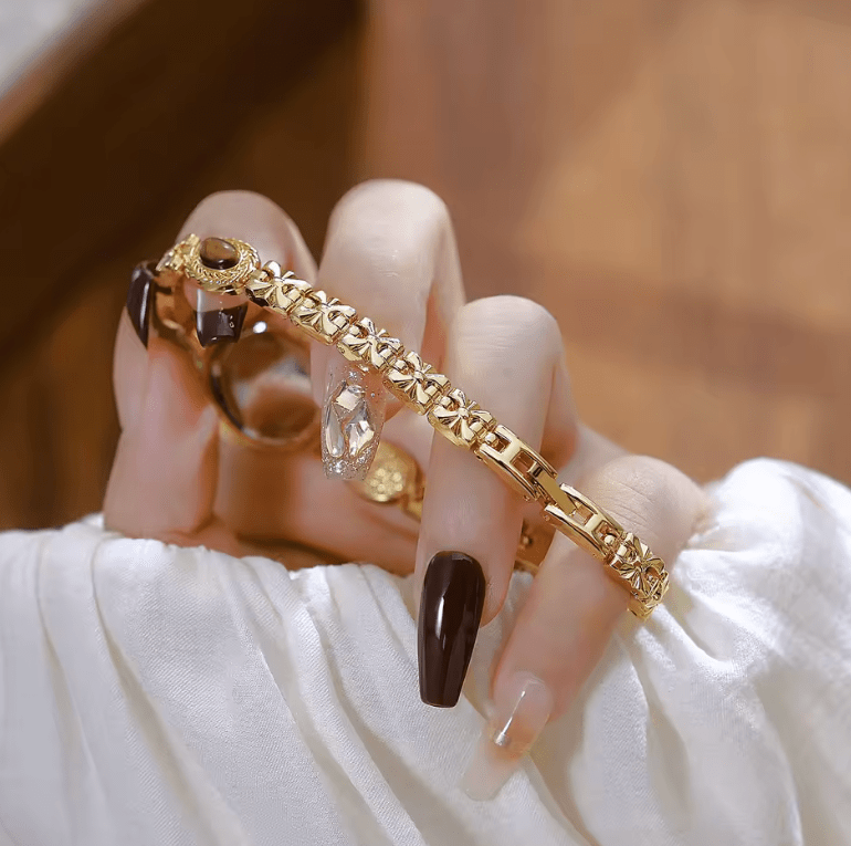 Women’s Natural Jade Bracelet Watch – Luxury Retro Gold Quartz Wristwatch with Small Oval Dial – Vintage Elegant Clock Gift for Ladies