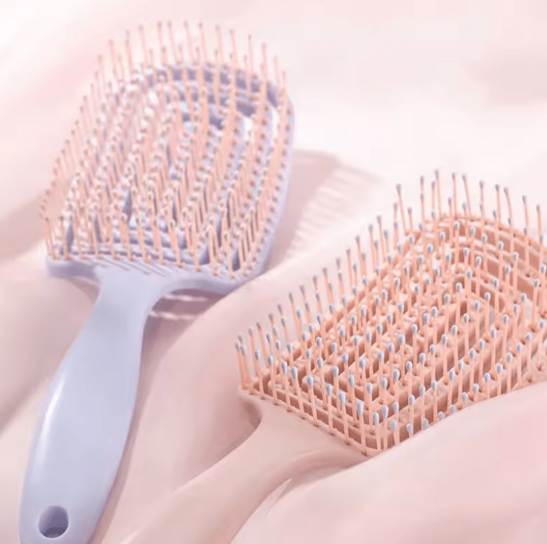Elastic Hollow Hair Brush – Scalp Massage Detangling Comb for Fast Blow Drying & Hair Styling – Anti-Knot, Lightweight & Flexible Design
