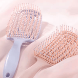 Elastic Hollow Hair Brush – Scalp Massage Detangling Comb for Fast Blow Drying & Hair Styling – Anti-Knot, Lightweight & Flexible Design