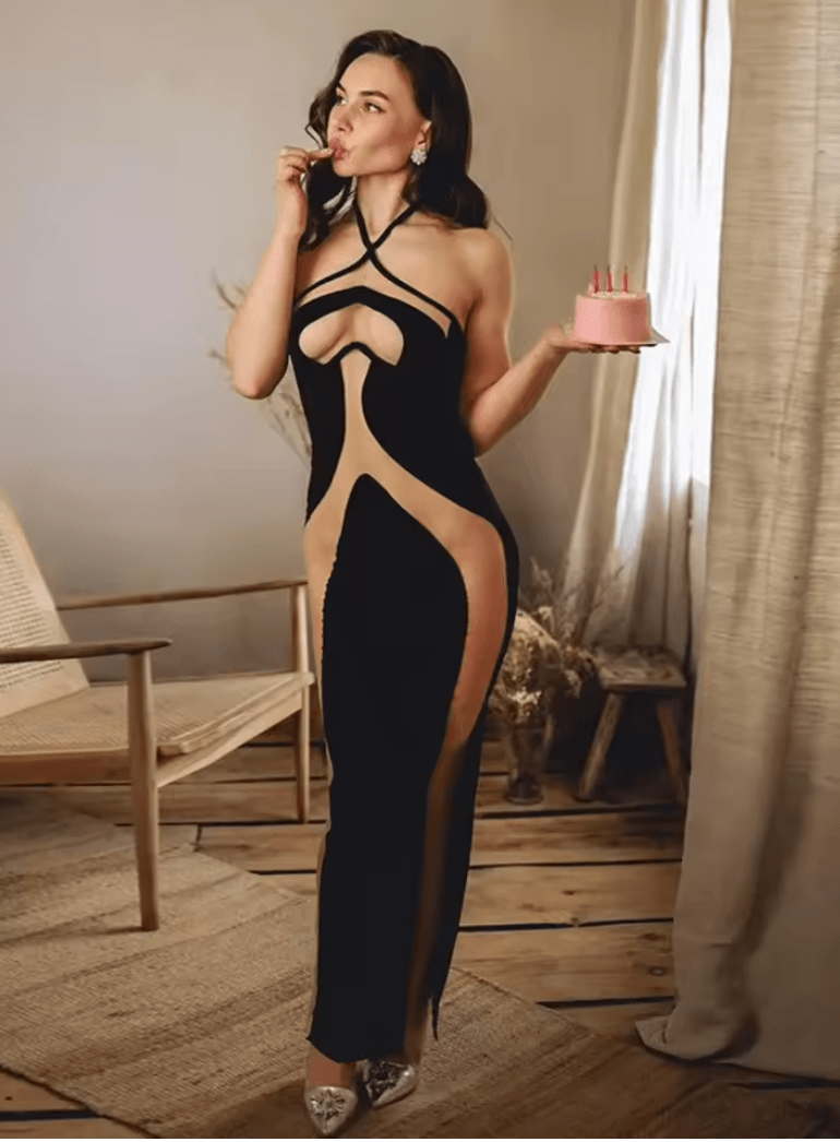 Women’s Sexy Mesh Patchwork Halter Dress – Sleeveless Lace-Up Backless Long Evening Gown – See-Through Party Clubwear 2025