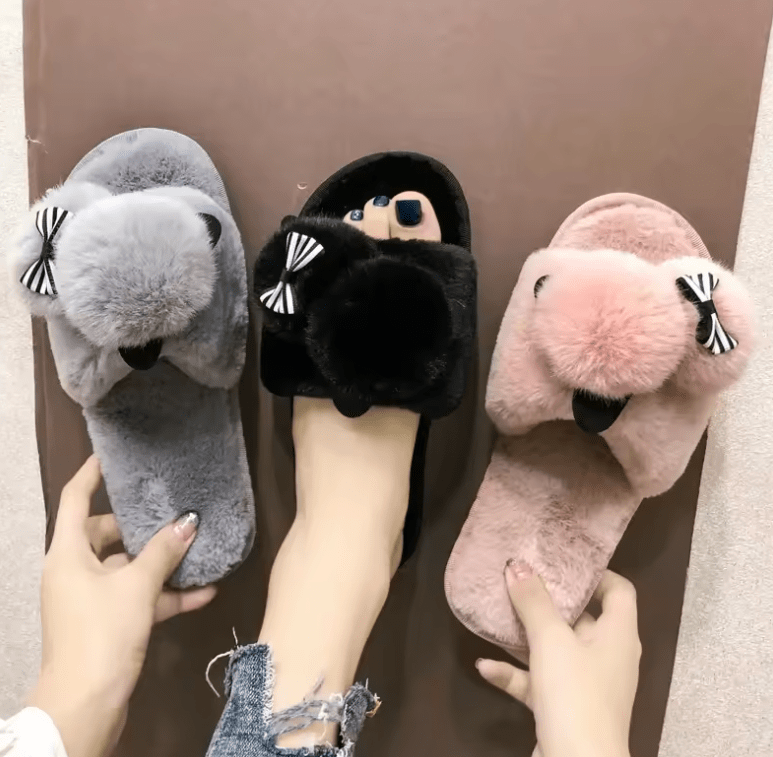 2025 New Women’s Plush Cotton Slippers – Cute Cartoon Indoor Flats with Rubber Sole