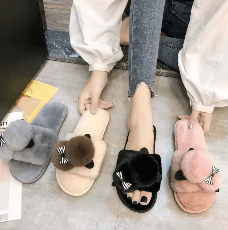 2025 New Women’s Plush Cotton Slippers – Cute Cartoon Indoor Flats with Rubber Sole
