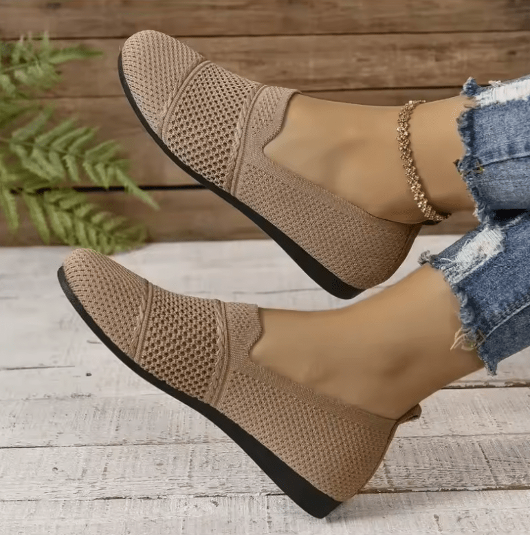 Women’s Knitted Running Shoes – Breathable Casual Sports Sneakers | Lightweight & Stylish Athletic Design