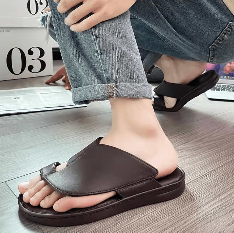2025 Men’s Fashion Soft Bottom Slippers – Non-Slip Clip-Toe Beach Sandals | Casual Summer Outdoor Wear for Stylish Comfort