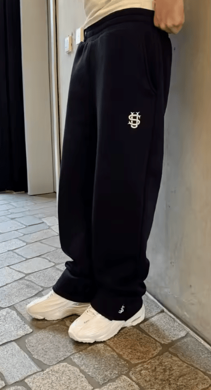American Men’s Navy Blue Y2K Joggers – Berlin Street Style Retro Hip Hop Sweatpants, Elastic Waist Casual Pants with Coin Embroidery