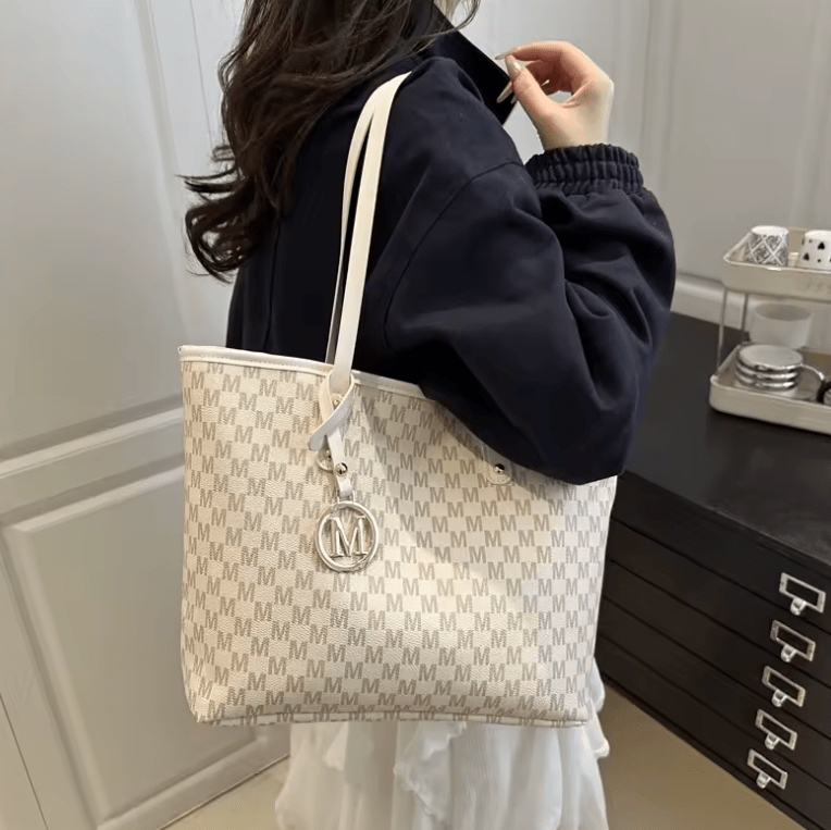 Women’s Brand Printed Tote Bag – New Retro Style, Fashion Letter Design, High-End Large-Capacity Shoulder Bag for Commuting