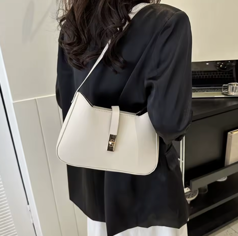 Women’s Vintage Shoulder Bag – Lightweight & Comfortable Underarm Handbag, Exquisite Gift for Ladies’ Birthday