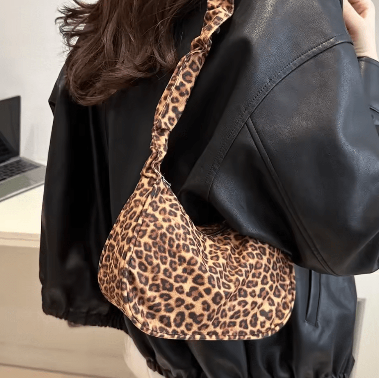 Women’s Korean Style Large-Capacity Shoulder Bag – Autumn Winter Leopard Print Crossbody, Commuter Underarm Bag, Minimalist Neutral Design