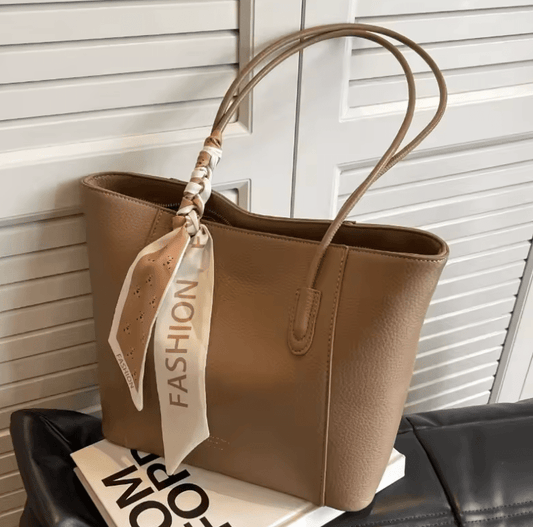 Women’s Trendy Korean Large-Capacity Shoulder Bag – Hot Sale Student & Commuter Tote, New Style with Zipper Closure, Artificial Leather