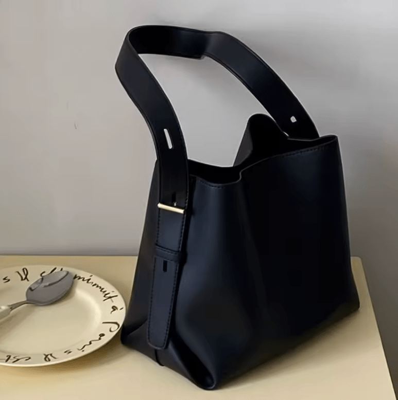 Women’s Small Niche Bucket Bag – Large-Capacity Daily Commuting Tote, Single Shoulder & Crossbody Design