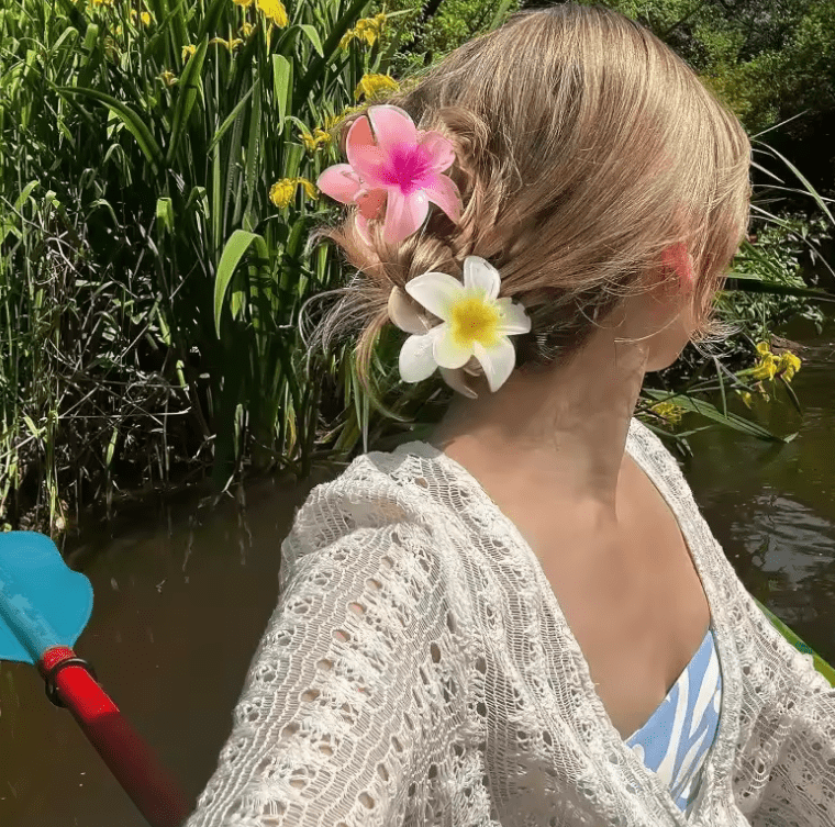 18Pcs Egg Flower Hair Clips Gradient Candy Color Flowers Suitable for Daily Use Backcombed Ponytail Shark Clip Hair Accessories