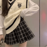 Stylish Women’s Knitted Vest – Korean Edition with British Academy Style, Versatile & Elegant