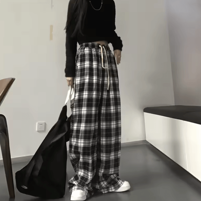 Oversize Black Plaid Sweatpants for Women | Fashionable Baggy Casual Pants