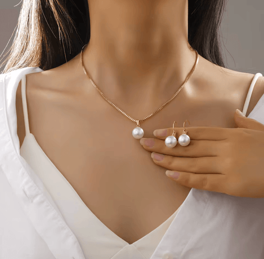 Simple Pearl Pendant Jewelry Set – Vintage Gold Necklace & Earrings for Women