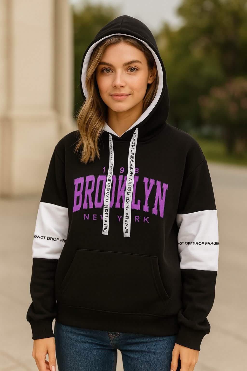 Cozy & Stylish – Women's Printed Sweatshirt and Pants Set