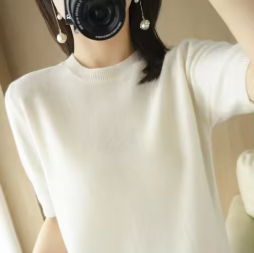 Soft Short-Sleeve Knitted Sweater for Women – Slim Fit & Elegant Style