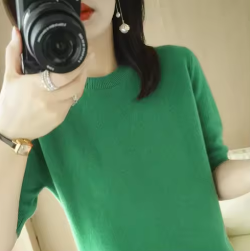 Soft Short-Sleeve Knitted Sweater for Women – Slim Fit & Elegant Style
