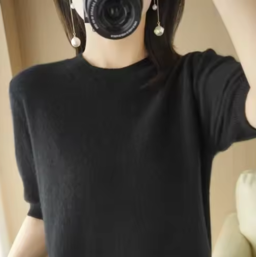 Soft Short-Sleeve Knitted Sweater for Women – Slim Fit & Elegant Style