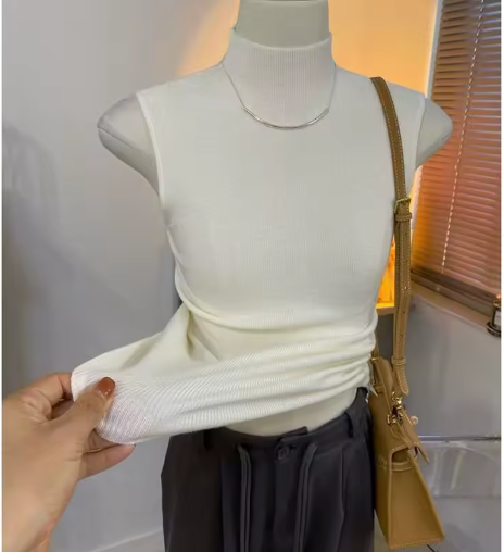 Women's Sleeveless Knitted Sweater Vest – Simple, Stylish & Effortlessly Chic