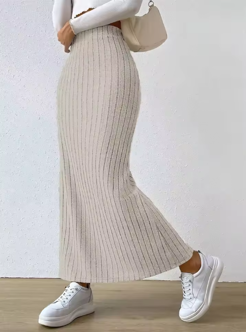 Elegant Rib-Knit Maxi Skirt with Side Slit – High Waist & Casual Charm  ✨ Description: