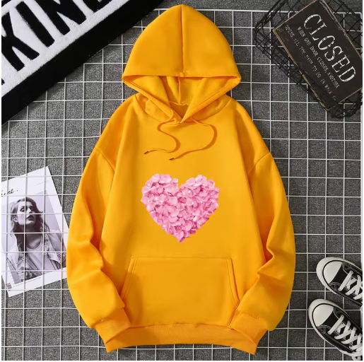 Heart Print Graphic Hoodie – Cute & Comfy Pullover Sweatshirt for Girls – Loose Fit Casual Fashion Top