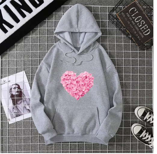 Heart Print Graphic Hoodie – Cute & Comfy Pullover Sweatshirt for Girls – Loose Fit Casual Fashion Top