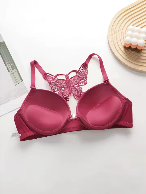 Delicate Allure – Lace Lingerie Set with Butterfly Back