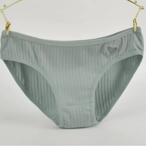 Sweet Comfort – Heart-Print Cotton Panties for Everyday Bliss