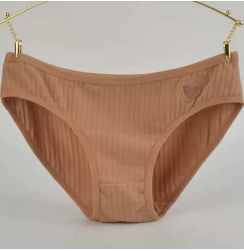 Sweet Comfort – Heart-Print Cotton Panties for Everyday Bliss
