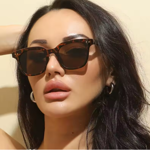 Retro Small Frame Cat Eye Sunglasses – Luxury Unisex Jelly Shades