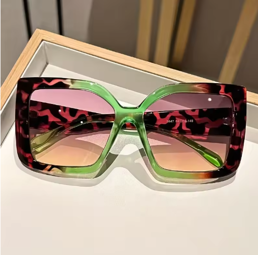 New Oversized Square Sunglasses – Gradient Lenses with Leopard Print