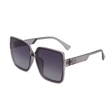 Cool Street Style Women’s Sunglasses – Lightweight & UV Resistant