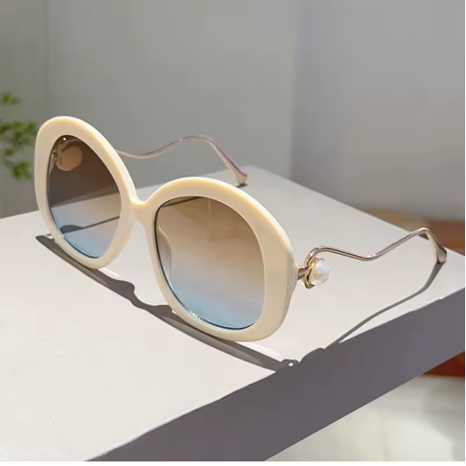 KAMMPT Oversized Round Women’s Sunglasses – 2025 Fashion with Pearls
