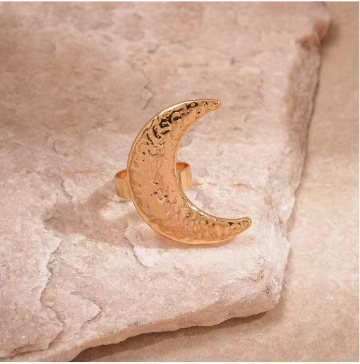 Starfish Pearl Open Ring – Beach-Inspired Statement Jewelry