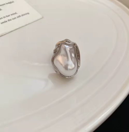 Starfish Pearl Open Ring – Beach-Inspired Statement Jewelry