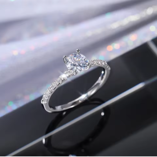 Thin Eternity Ring with Round Zirconia | Huitan
