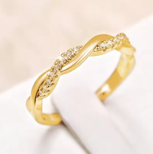 Thin Eternity Ring with Round Zirconia | Huitan