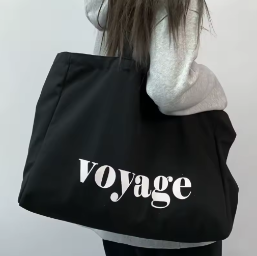 Minimalist Large-Capacity Shoulder Tote for Travel & Everyday