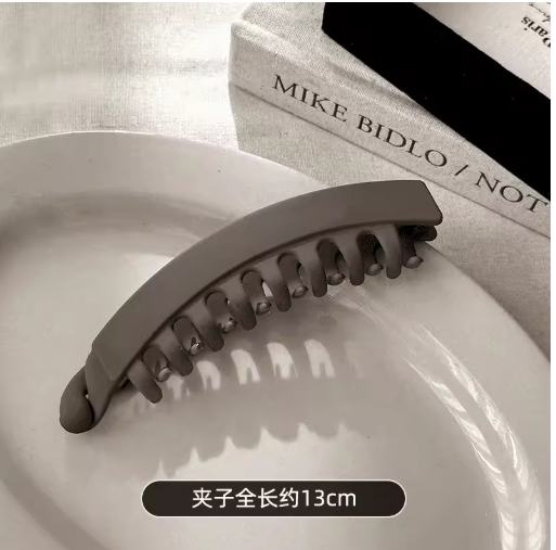 Solid Color Banana Clip Hairpin – Fish Shape Hair Claw