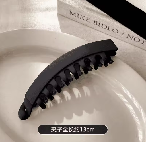 Solid Color Banana Clip Hairpin – Fish Shape Hair Claw