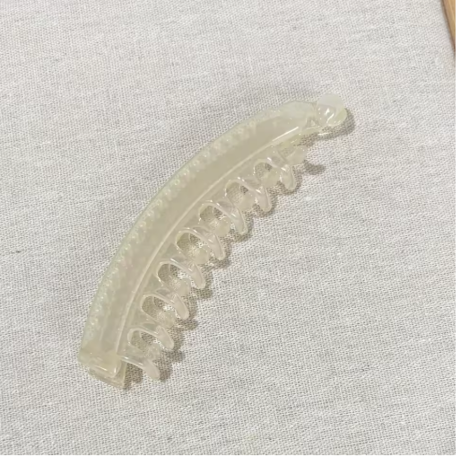 Solid Color Banana Clip Hairpin – Fish Shape Hair Claw