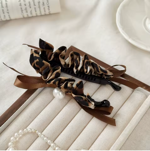 Leopard Bow Pearl Banana Hair Clip – Vintage Chic